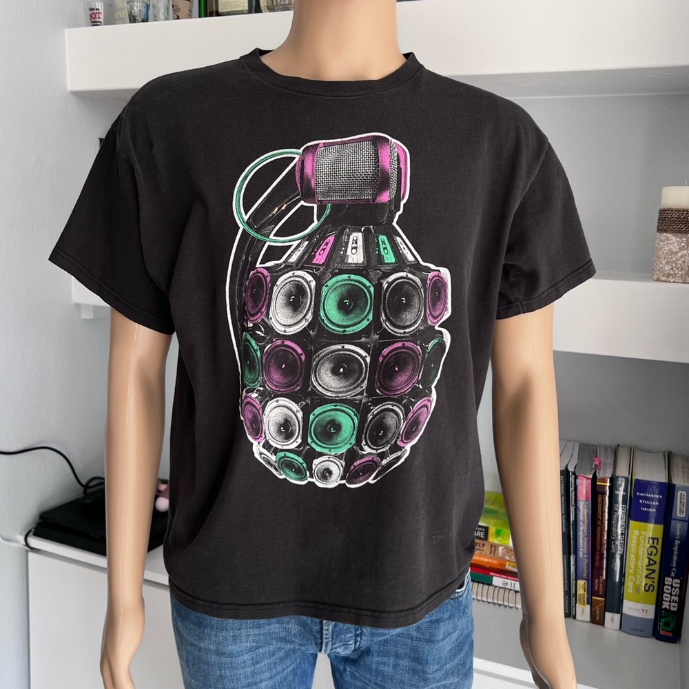 Men's Anchor Blue Black Speaker Grenade Print T-Shirt Large L Art Streetwear